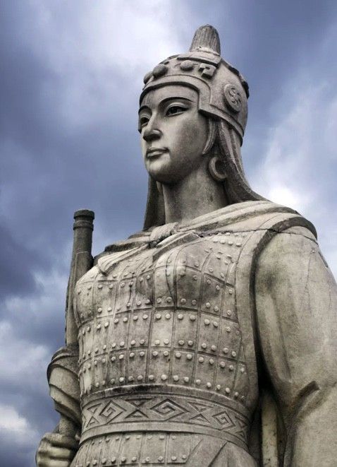 Who was Fu Hao, and Why was she buried with over one hundred weapons?